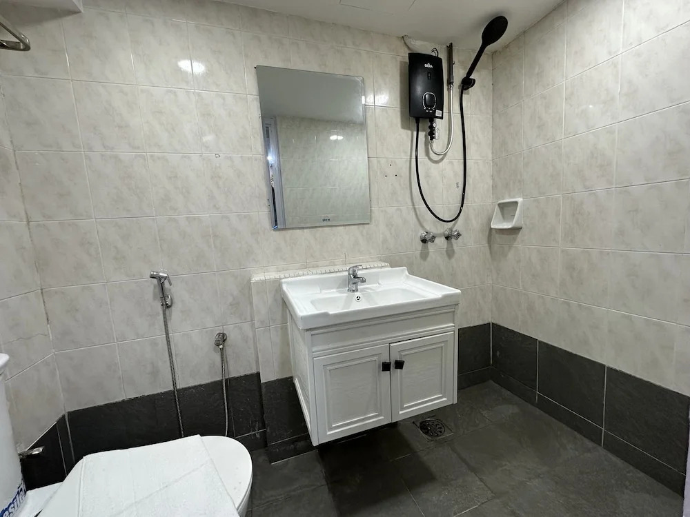 SS Grey Hotel BB