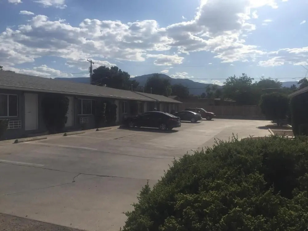 Little Daisy Motel