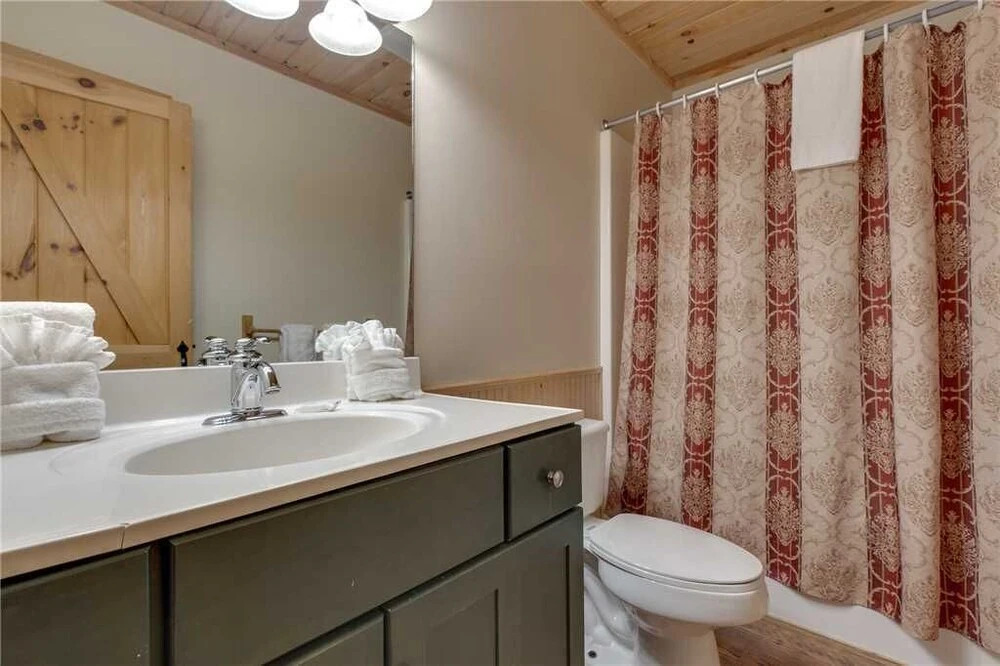 Big Bear 2 - Five Bedroom Cabin