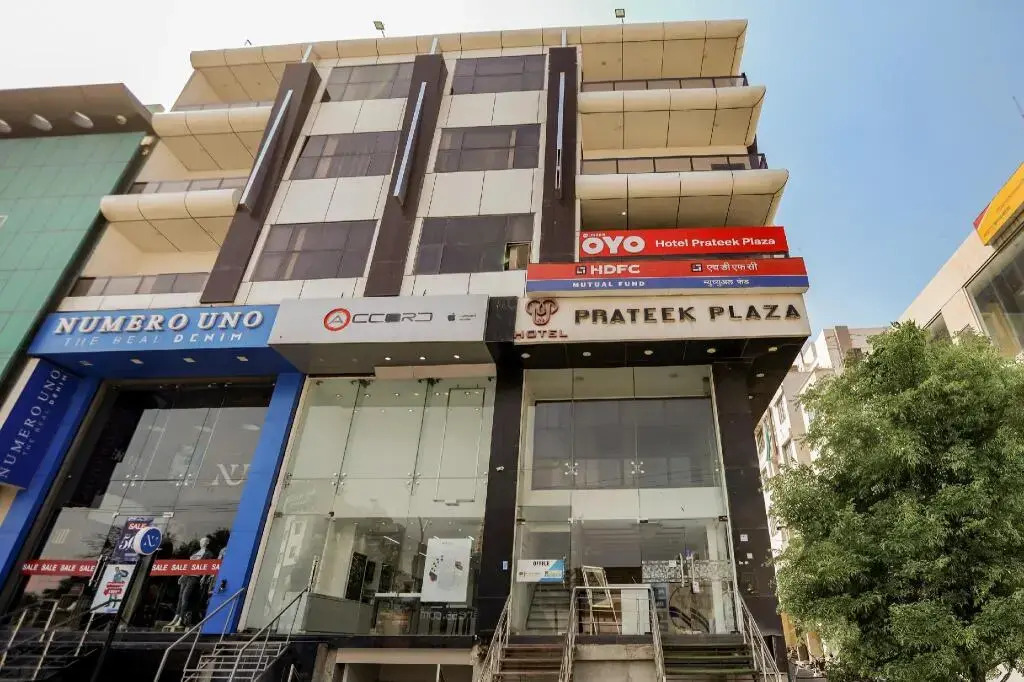 Hotel Prateek Plaza & Restaurant