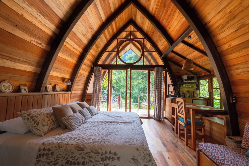 Sacha Urco Lodge -Private Cloud Forest Reserve in Mindo-4x4 Recommended March-April