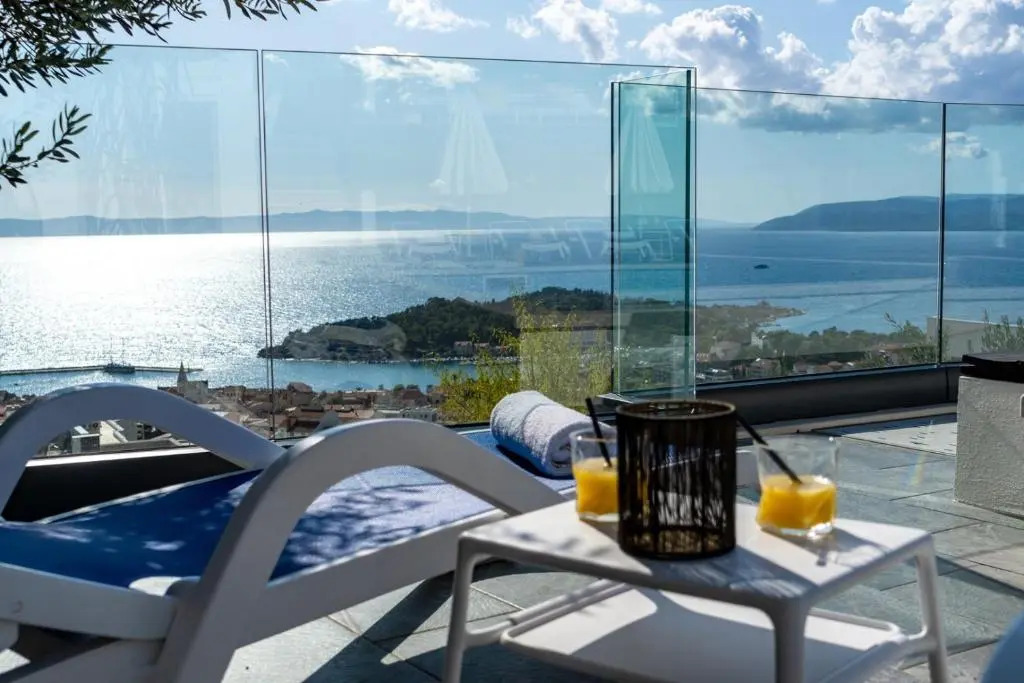 Villa Lea 5-bedroom villa with private pool and amazing views of city and sea