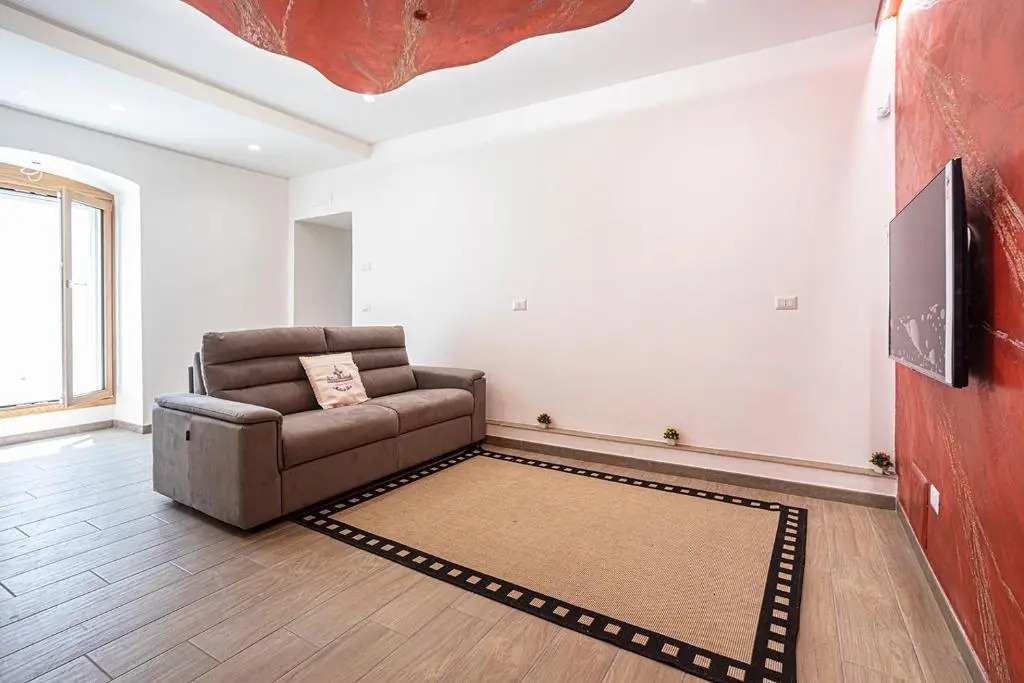 Mola’s Square House