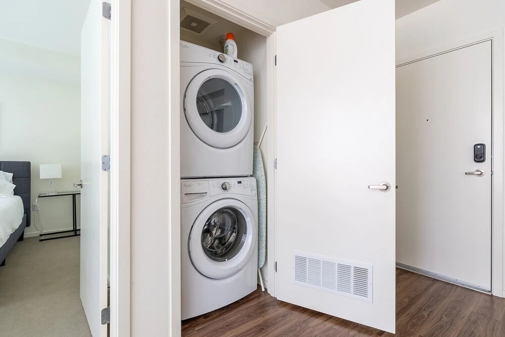 Sophari Isle: Mercer Island Apartments