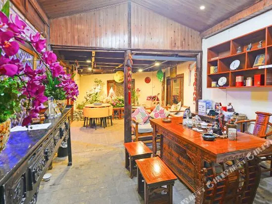 Dongba Hotel Lijiang
