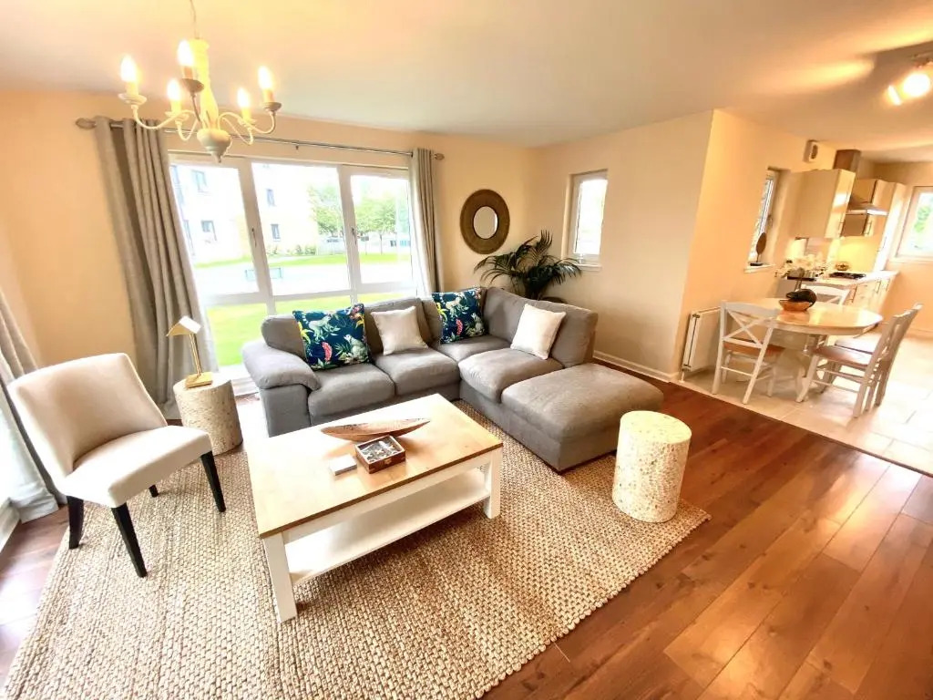 Monart Stylish City Centre Apartment, 2 Bed, sleeps 6