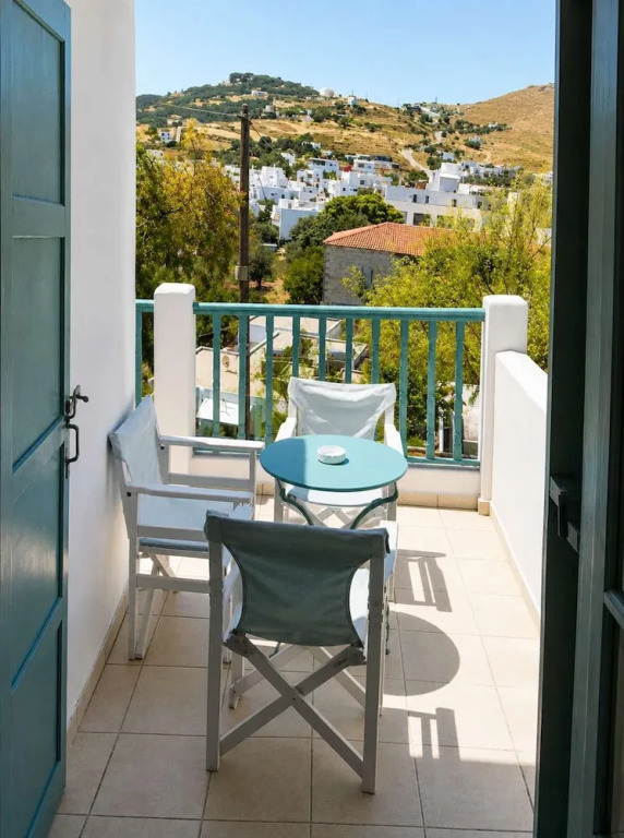 Hotel Elena - Cozy Seaside Balcony Suite in Skyros