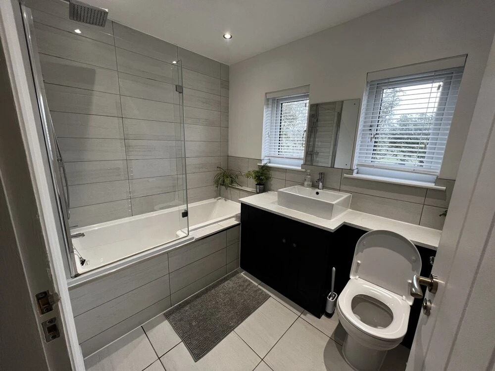 New Modern & Spacious Snowdonia Home - Sleeps 7