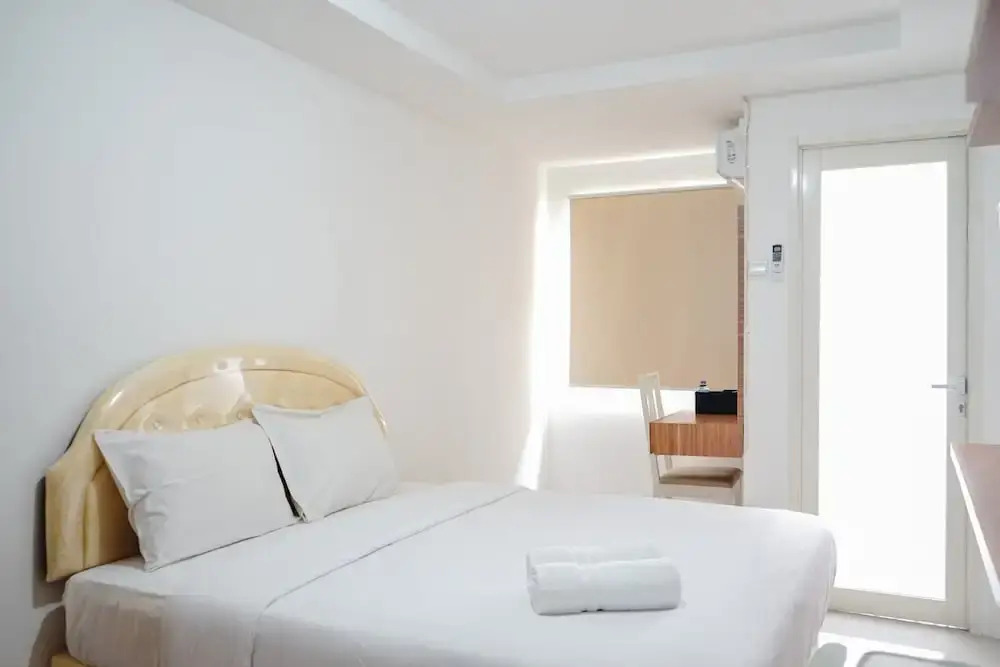 Stylish and Posh Studio Baileys Apartment