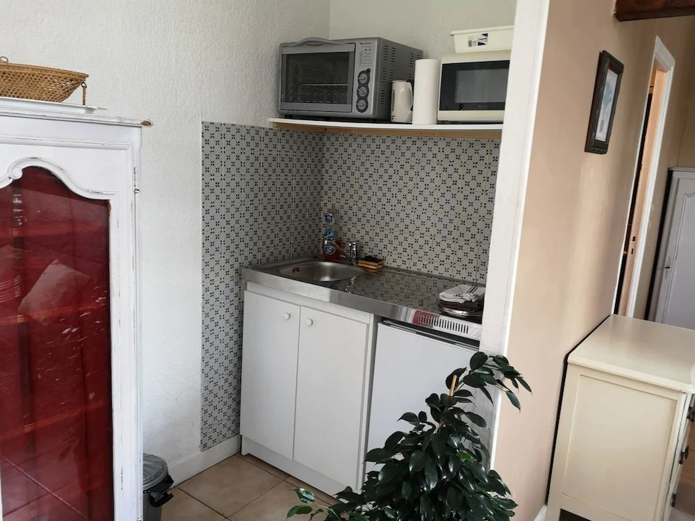 Studio avec terrasse et jardin
