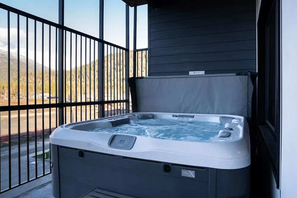 Mountainside Revival Revelstoke Vacations