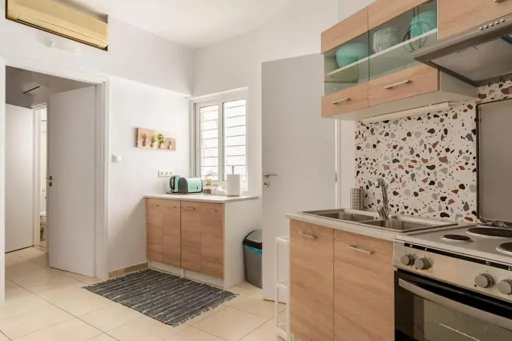 Brand New Bright modern 6bdr apt-1min to Acropolis