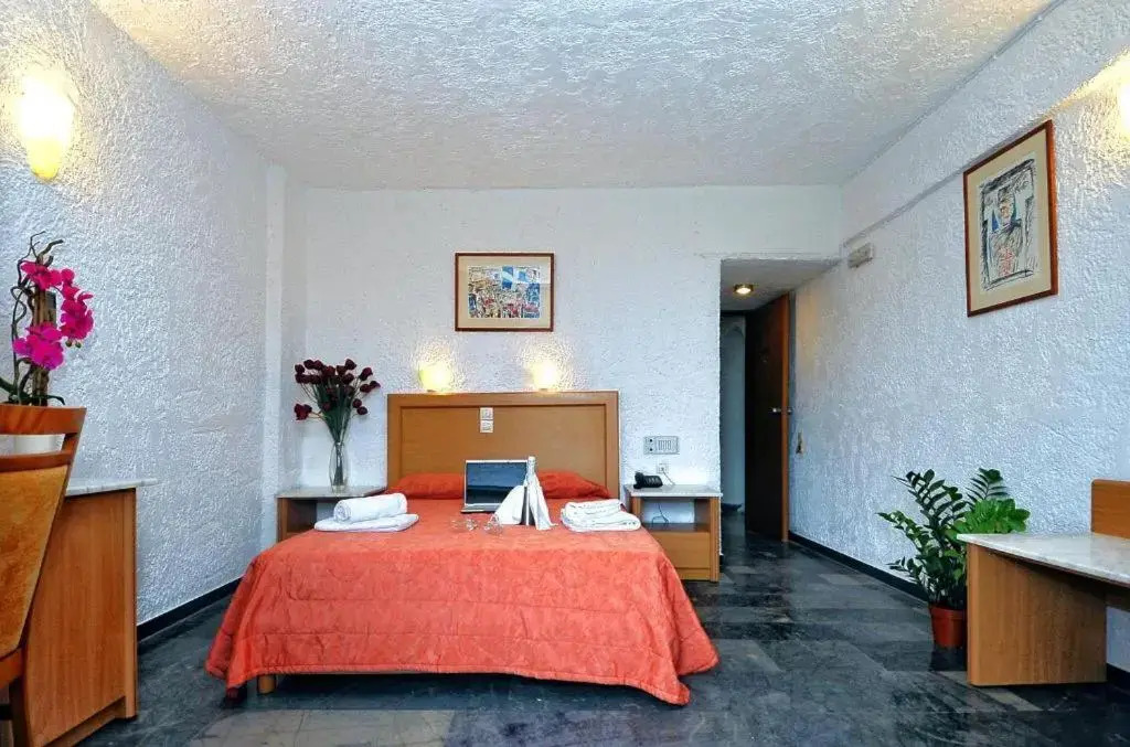 Karteros Hotel