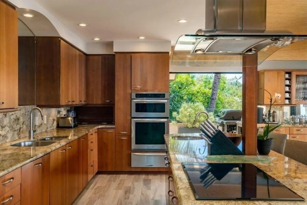 Makena Surf, #g-301-302 4 Bedroom Condo by RedAwning