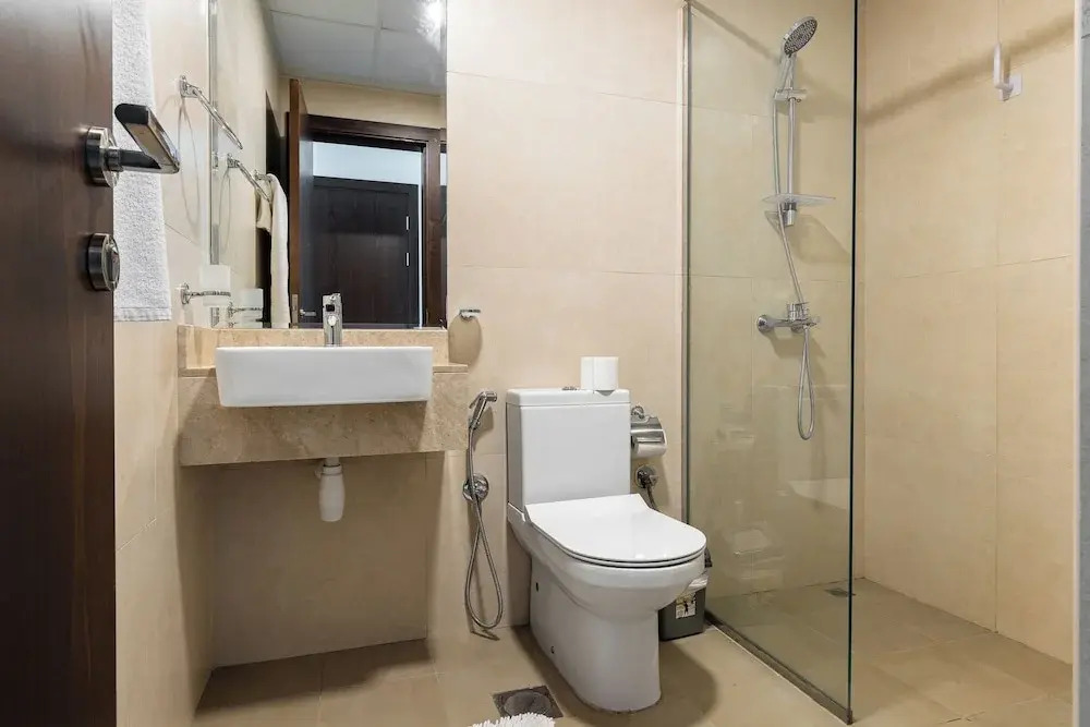SIMPLY COMFORT Binghatti Gateway Family 2BR with Balcony, Close to Dubai Mall & Burj Khalifa