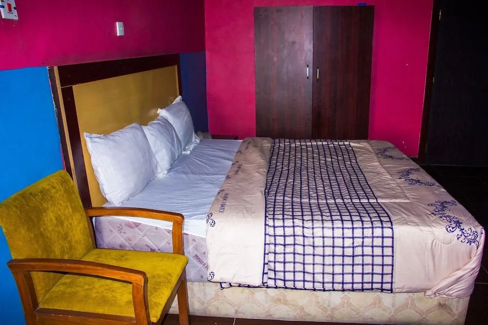 Emglo Suites