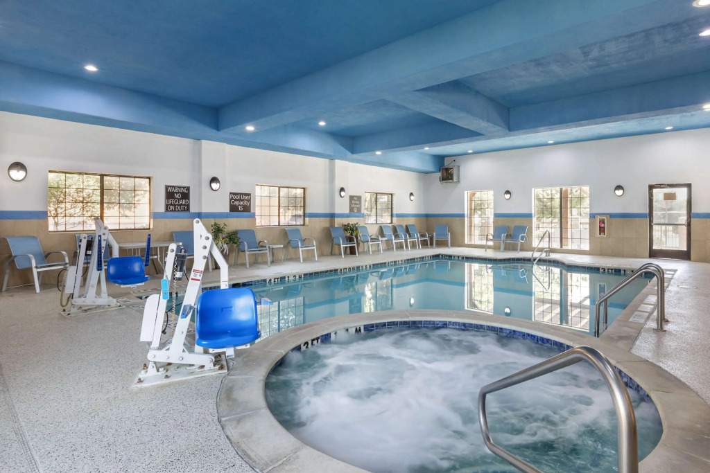 Best Western Plus Mansfield Inn & Suites