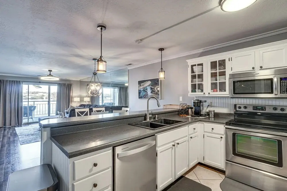 Lakefront Retreat w/ Community Pool in Osage Beach