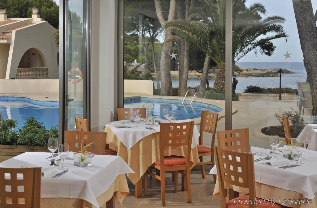 Отель Iberostar Waves Pinos Park