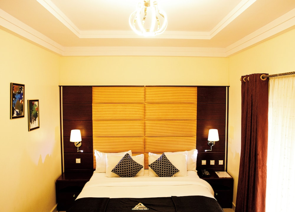 Pinnacle Castle Hotel Asaba