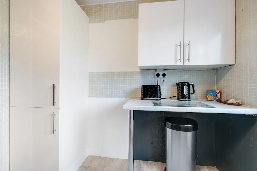 Bourne Court Attractive 1 bdrm Apartment