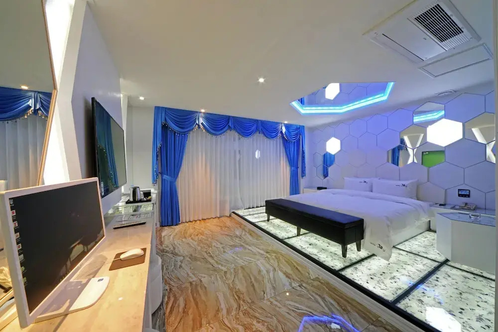 Biz Hotel