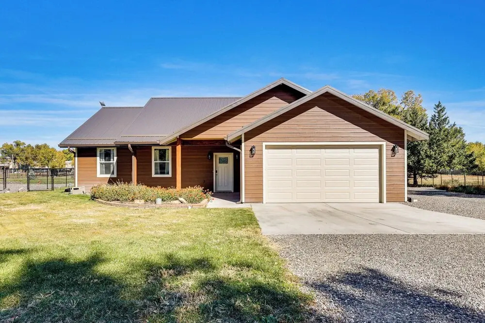 Hike & Ski! Home w/ Dog-friendly Yard in Eagar