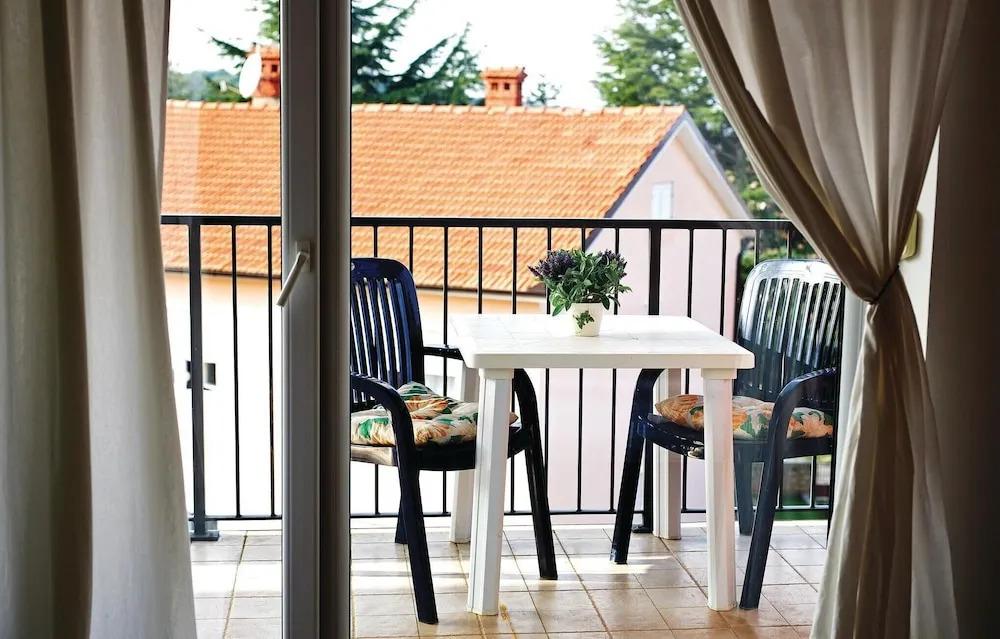 Stunning Apartment in Pula With Outdoor Swimming Pool, Wifi and 2 Bedrooms