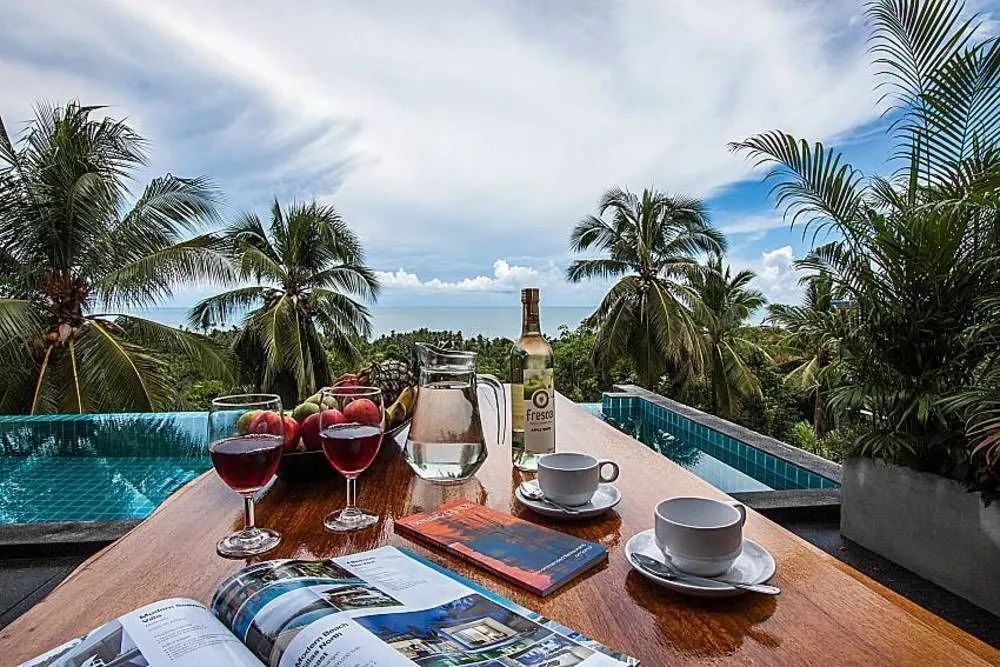 Paritta Sky Villa A 2 villas with 3 beds each