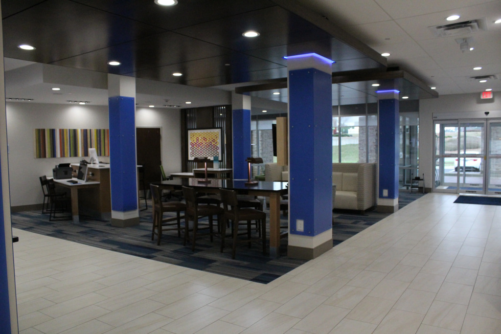 Holiday Inn Express & Suites - Milledgeville
