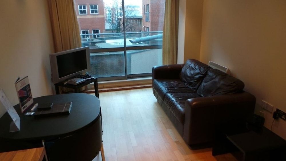 City Crash Pad - West Street Apartments