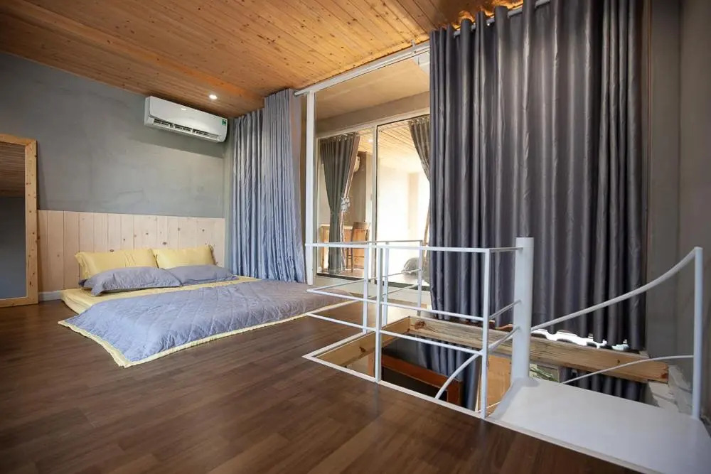 Soc House 1