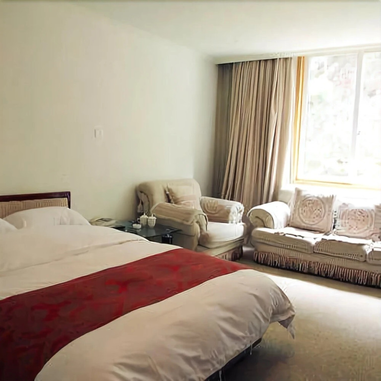 Dali Yilong Binhai Hotel