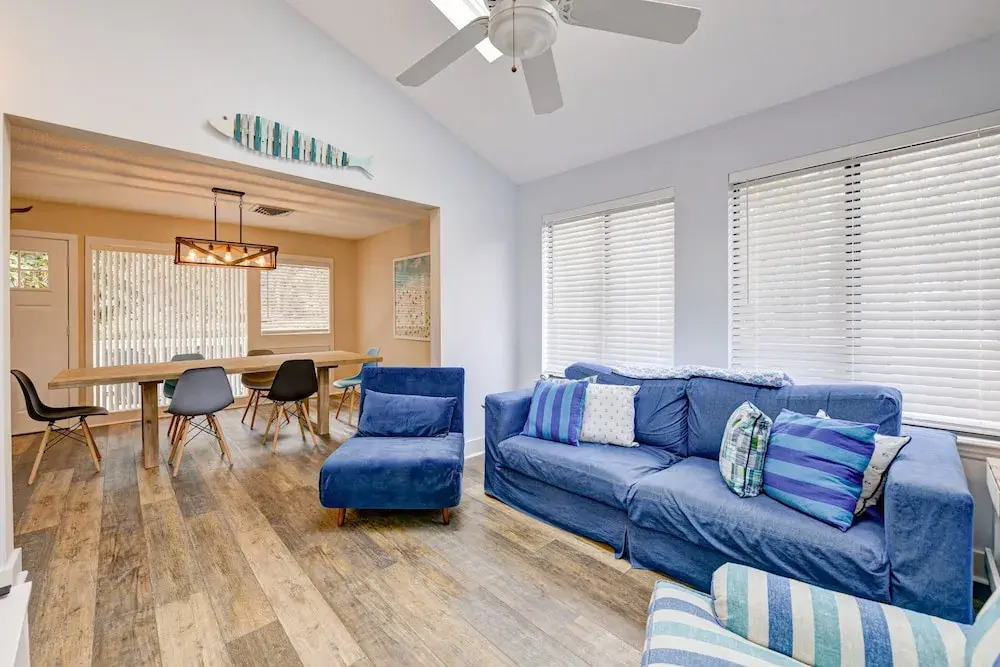 Sleek Golf-front Condo With a Washer/dryer, Deck, & Central AC - dog Friendly