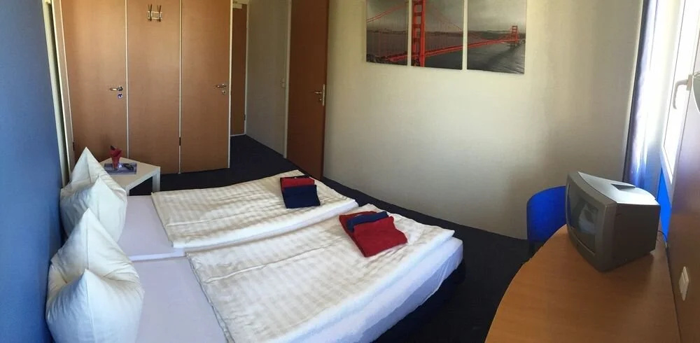 Motel 44