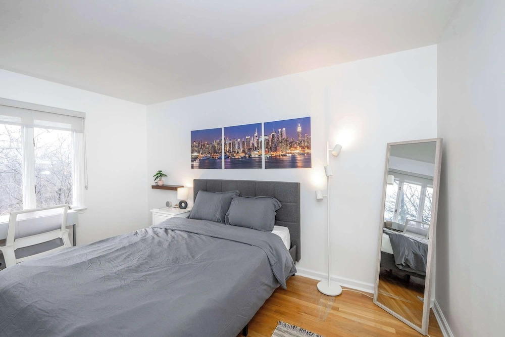 Top Notch City Escape w King Bed