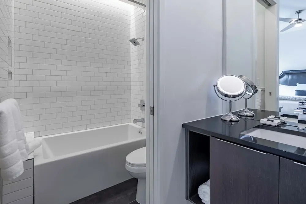121 Hotel by AvantStay