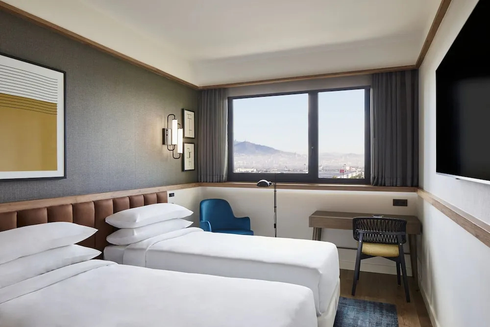 Maria House-The Style Airport Barcelona