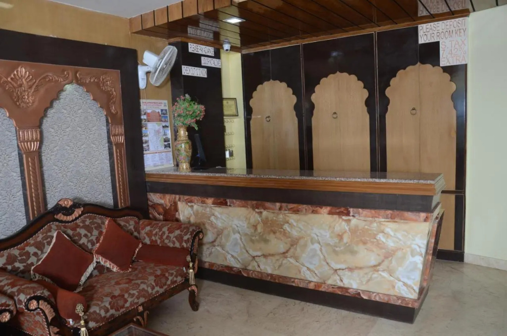 Hotel Grande Residency