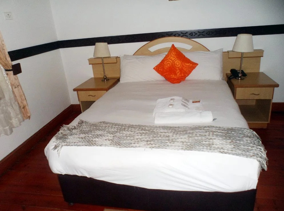 Laletsa Lodge