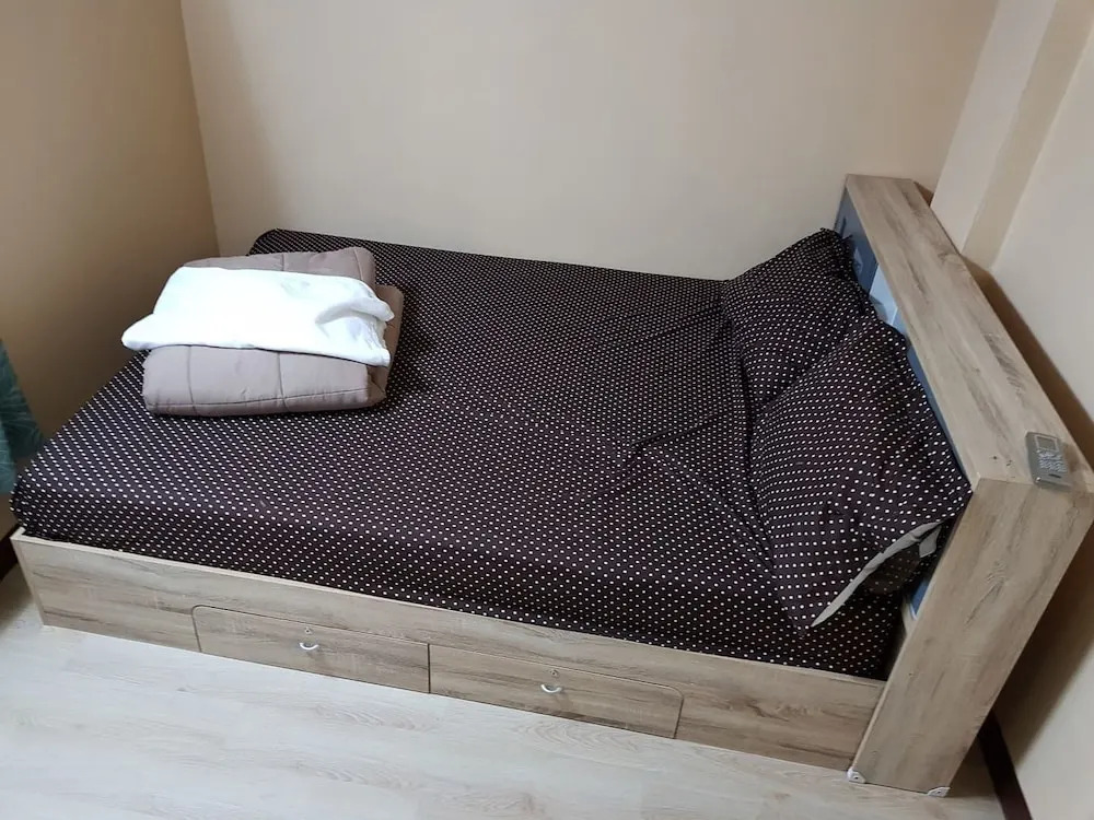 Everest Hostel