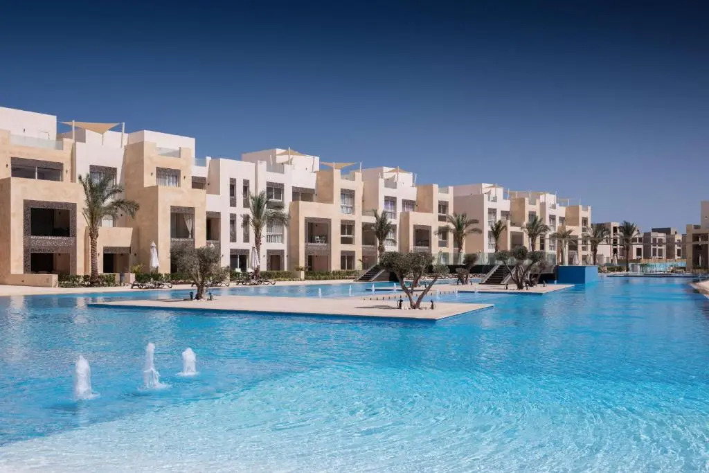 Xuru Stays I Exotic 1bdr w/ Outdoor Terrace Pool & Beach Access
