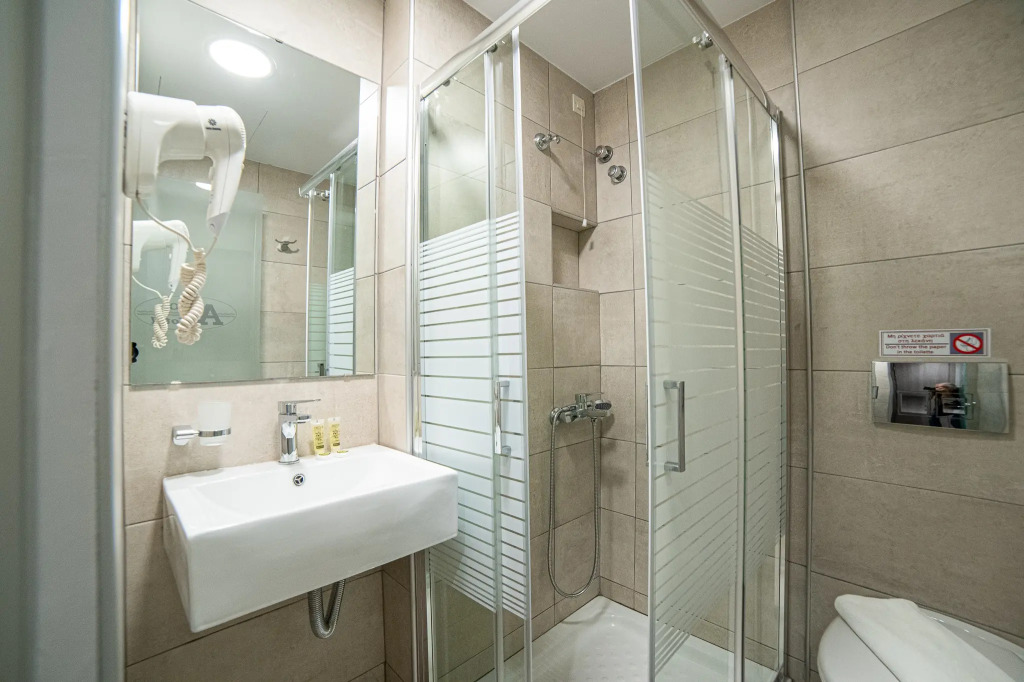 Argo Hotel Piraeus