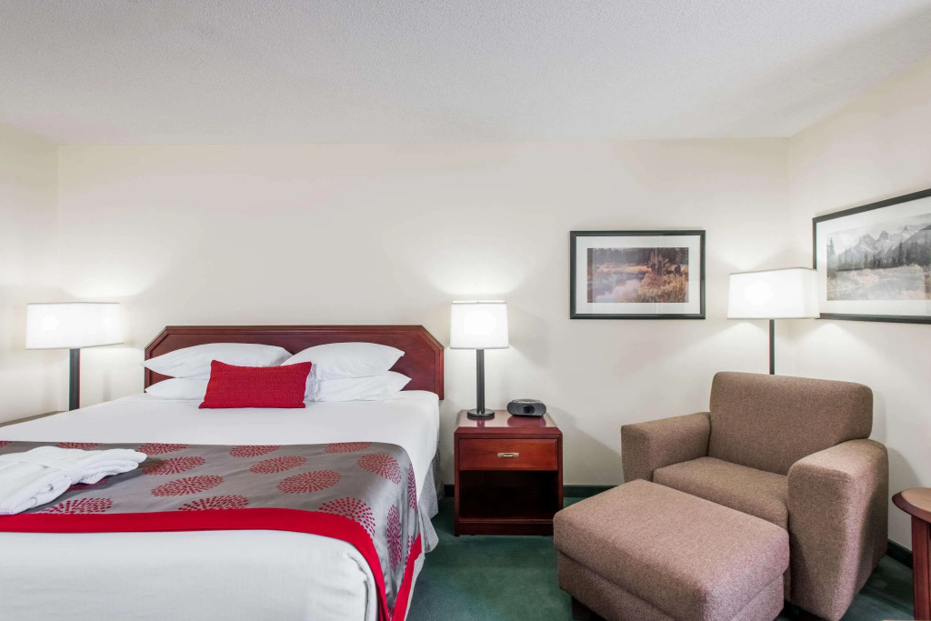Divya Sutra Plaza and Conference Centre Calgary Airport