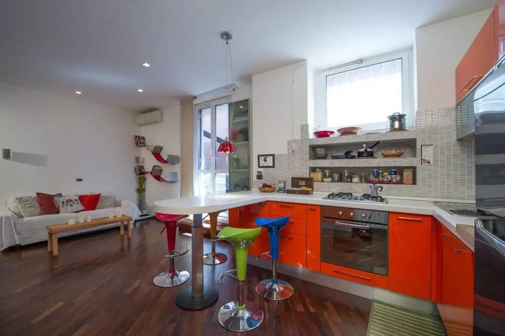 Nice and Colorful 2 bed Flat Near San Giovanni