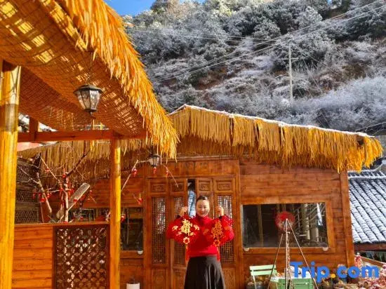 Lugu Lake Shanshuijian · Lake View Homestay (Dazu Pier)