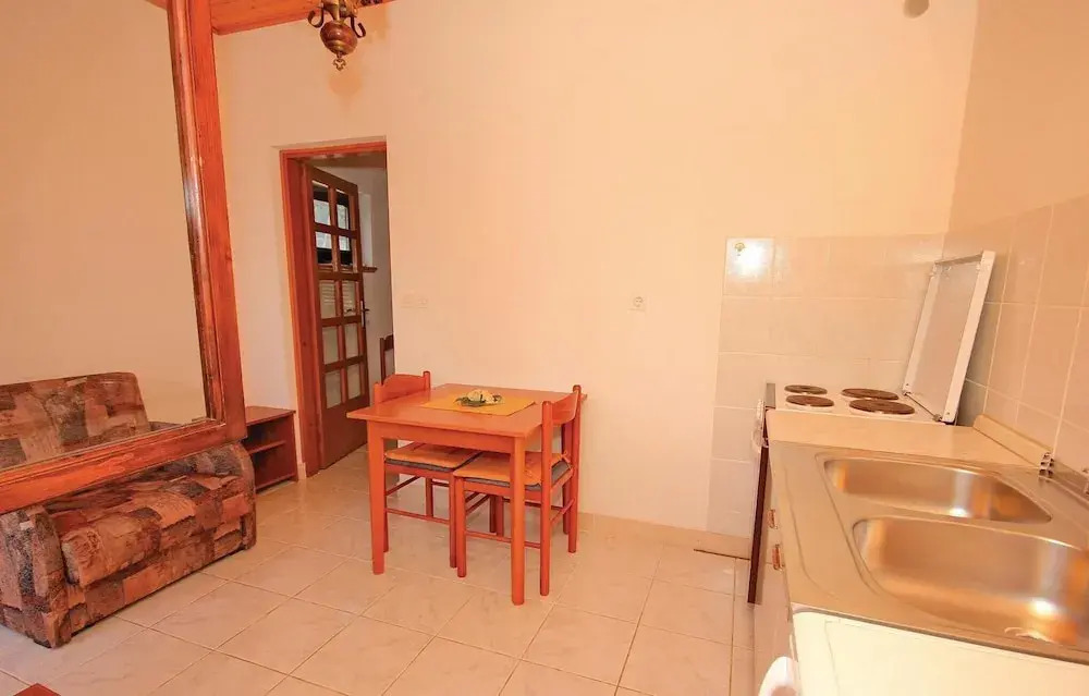 Stunning Home in Prizba With Wifi and 3 Bedrooms