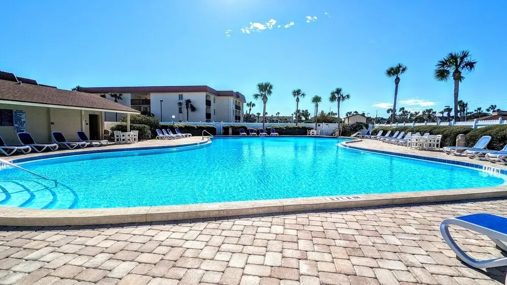 Cool Waves Oceanfront Retreat - St Augustine Beach 2 Pools 5 Hot Tubs! On the Beach
