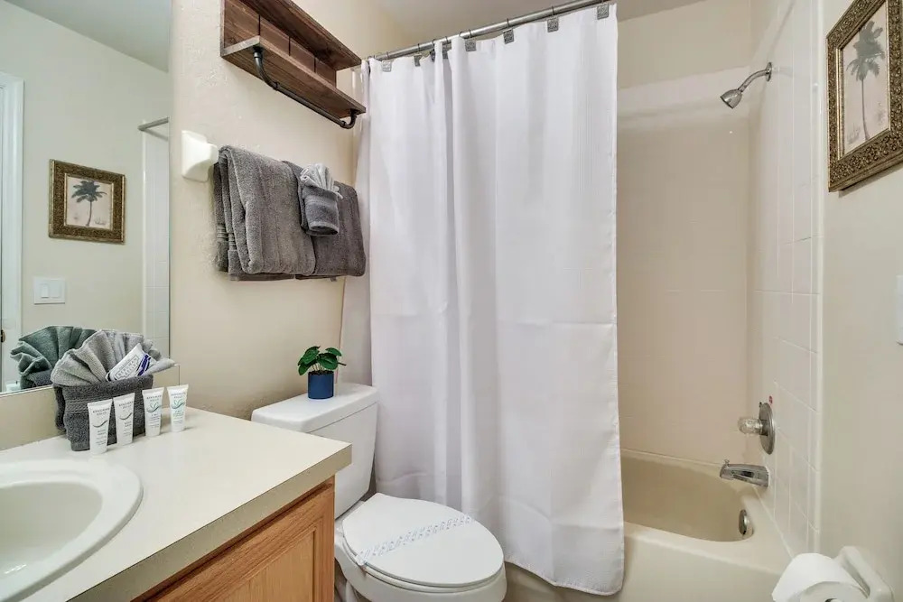 9 Mi to Disney: Resort Townhome w/ Private Patio