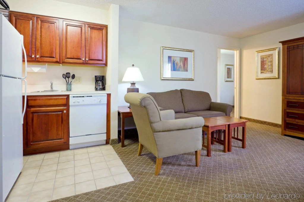 Staybridge Suites Cranbury - South Brunswick by IHG
